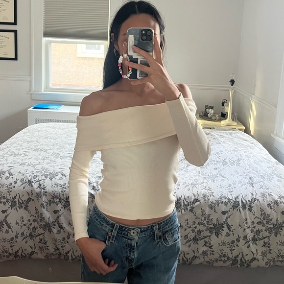 Zara Off-Shoulder Cream Ribbed Sweater - Picture 1 of 3